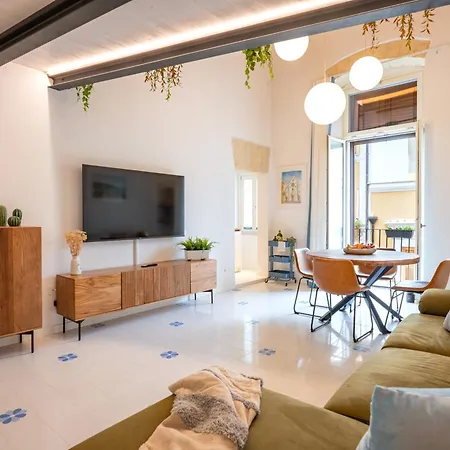 Corte Dama - Live Like A Local In Vecchia * Бари